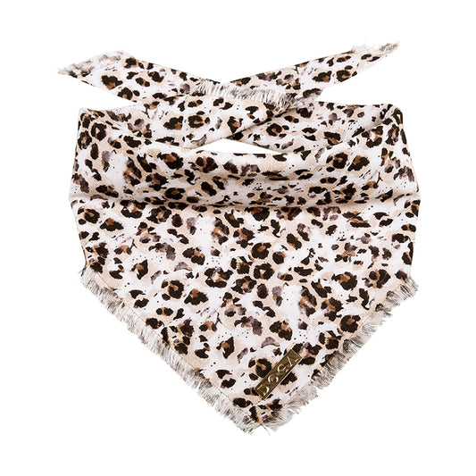 Honden bandana Leopard Brown
De DOGA Luxe Honden Bandana Leopard Brown is een stijlvolle en trendy accessoire om de persoonlijkheid en het uiterlijk van je hond te versterken. Deze bandana's ziDogawafwafHonden bandana Leopard Brown