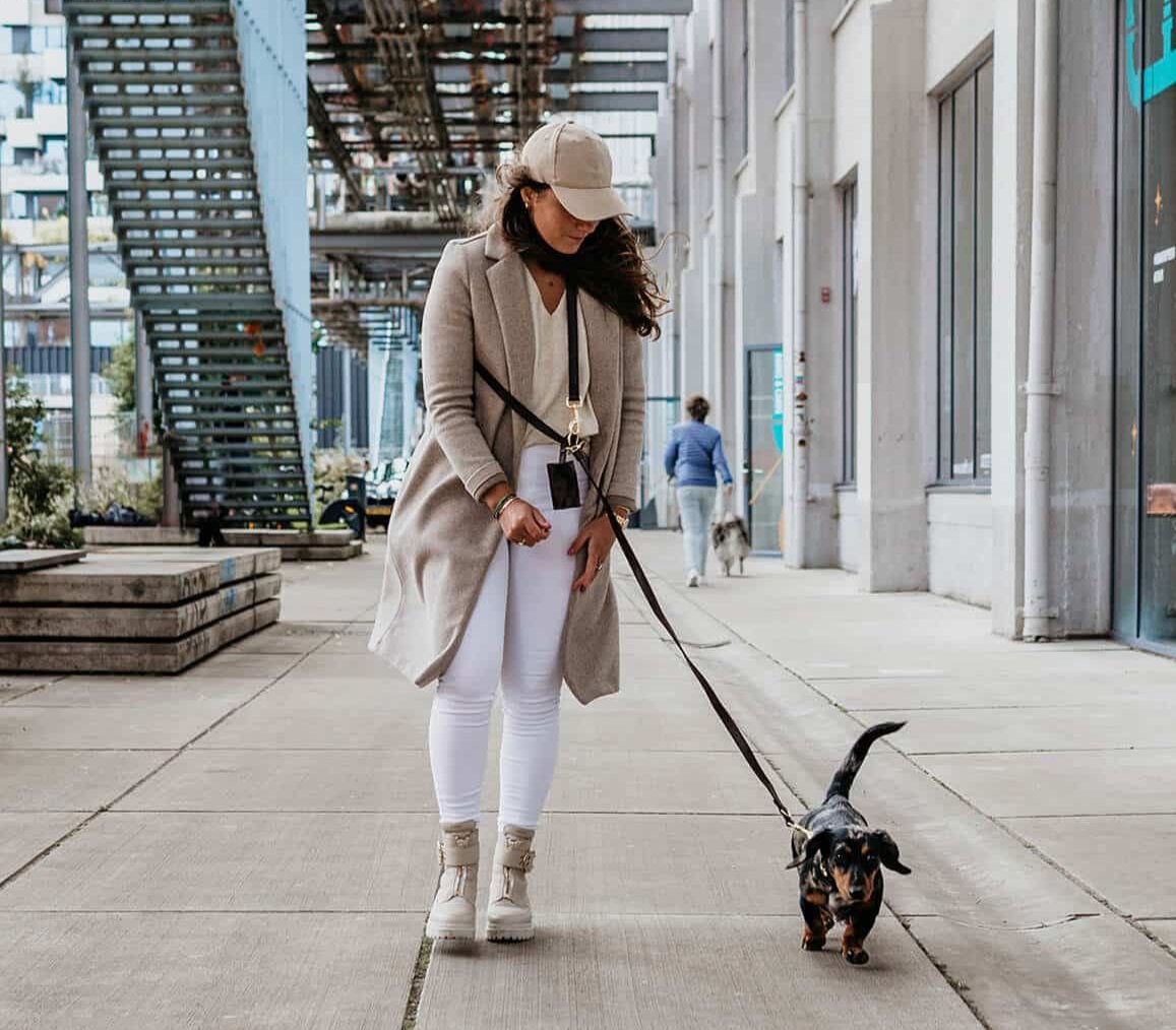 Hondenriem Bruin met goud
De DOGA Hondenriem Bruin met goud is een luxe accessoire die perfect past bij de hondenhalsband Bruin met goud. Deze donkerbruine hondenriem is niet alleen stijlvolDogawafwafHondenriem Bruin met goud