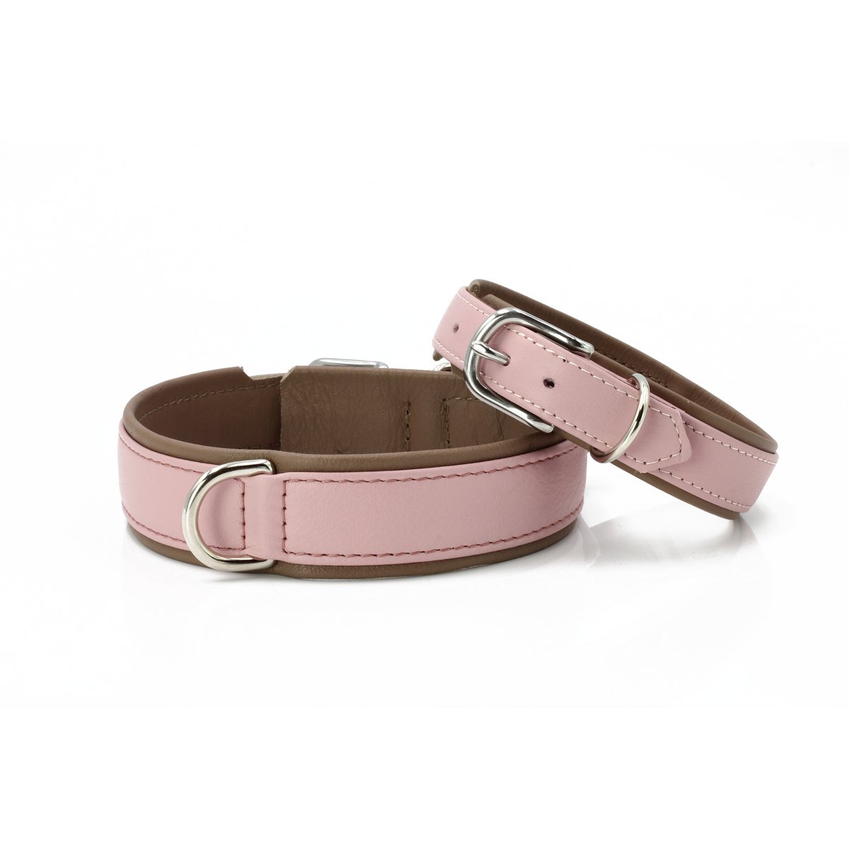 Roze hondenhalsband van nappaleer met dubbele D-ring en zachte vulling.