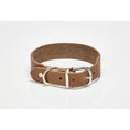 Afbeelding geladen in Galerij-viewer, Durable GIRO Hondenhalsband Mokka, brown leather dog collar with metal buckle.
