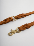 Afbeelding geladen in Galerij-viewer, HUGO Dog Leash Braided Cognac
