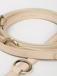 Afbeelding geladen in Galerij-viewer, Thomas Dog Leash Vanilla
